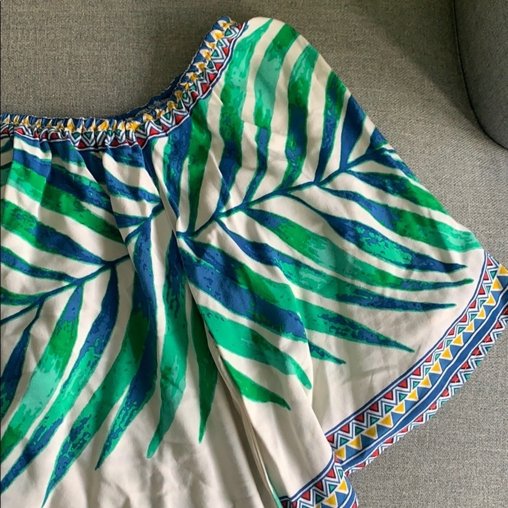 💙 5 for $25 💙 Trópica colorful Top - Picture 2 of 4